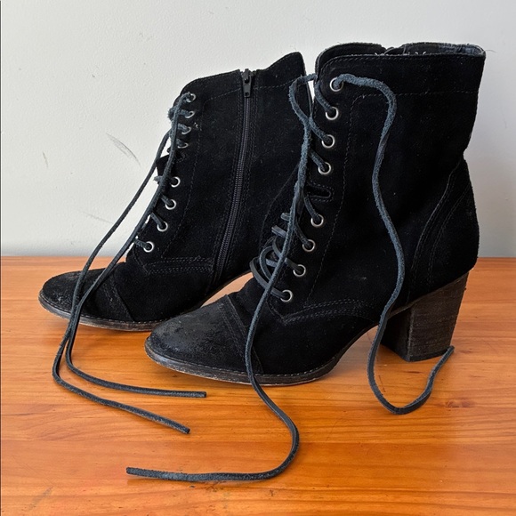 Steve Madden Shoes - Steve Madden Black Lace Up Suede Boots